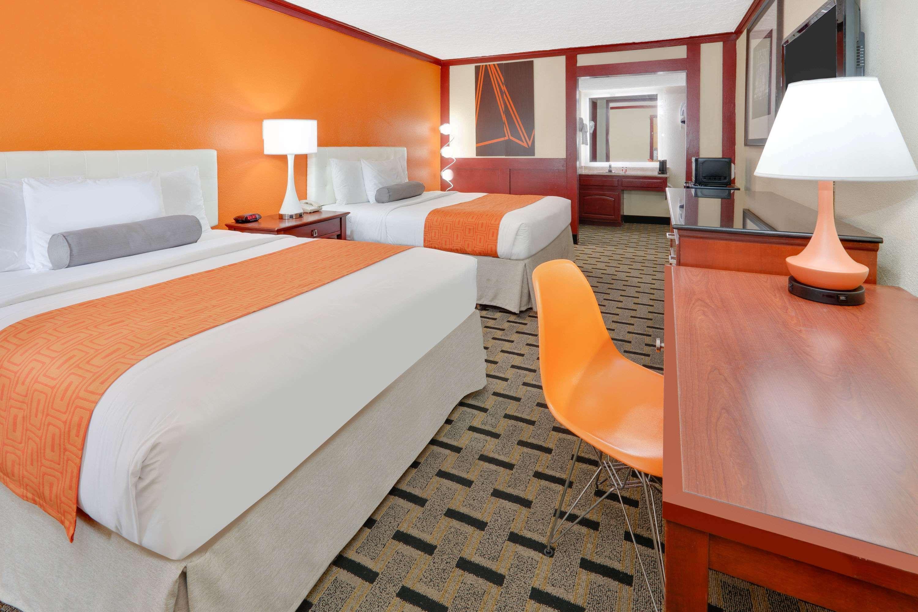 Howard Johnson By Wyndham San Marcos Exteriér fotografie