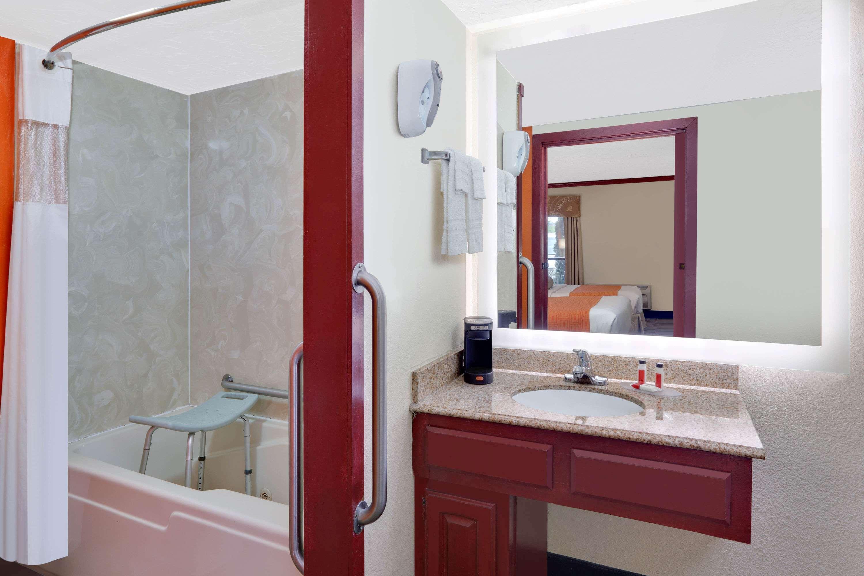 Howard Johnson By Wyndham San Marcos Exteriér fotografie