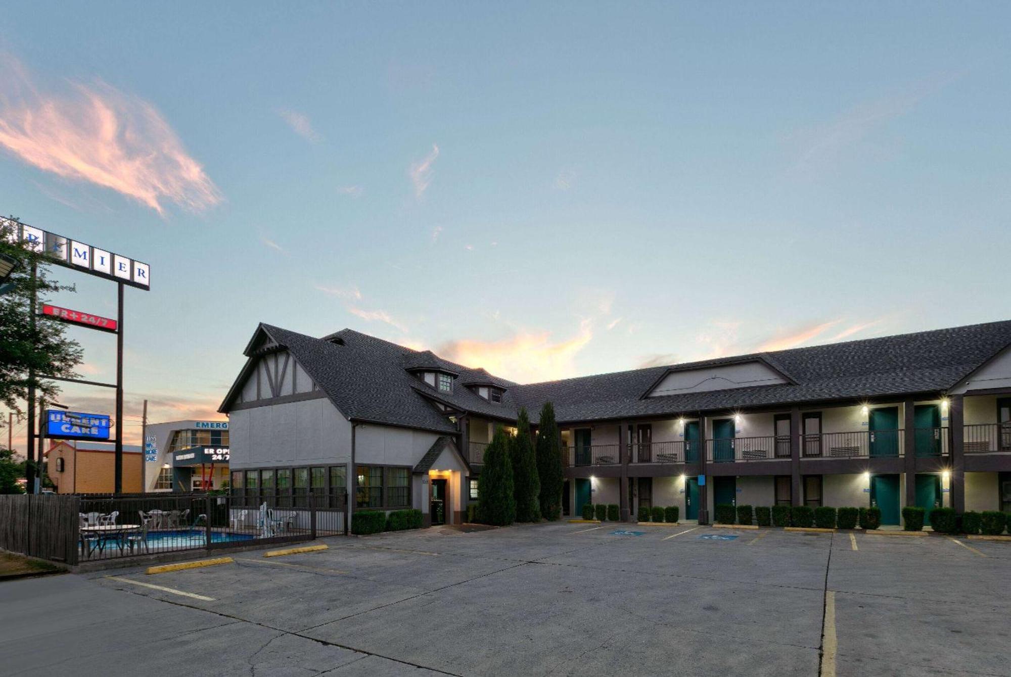 Howard Johnson By Wyndham San Marcos Exteriér fotografie