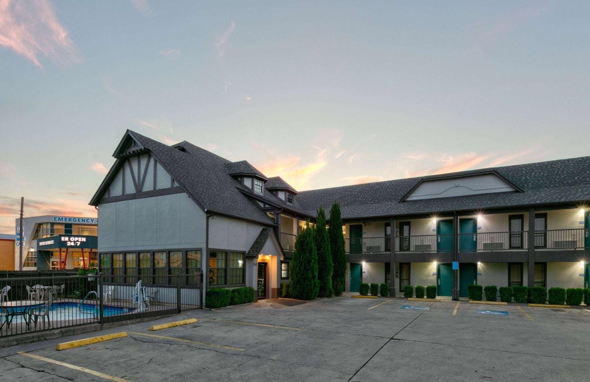 Howard Johnson By Wyndham San Marcos Exteriér fotografie