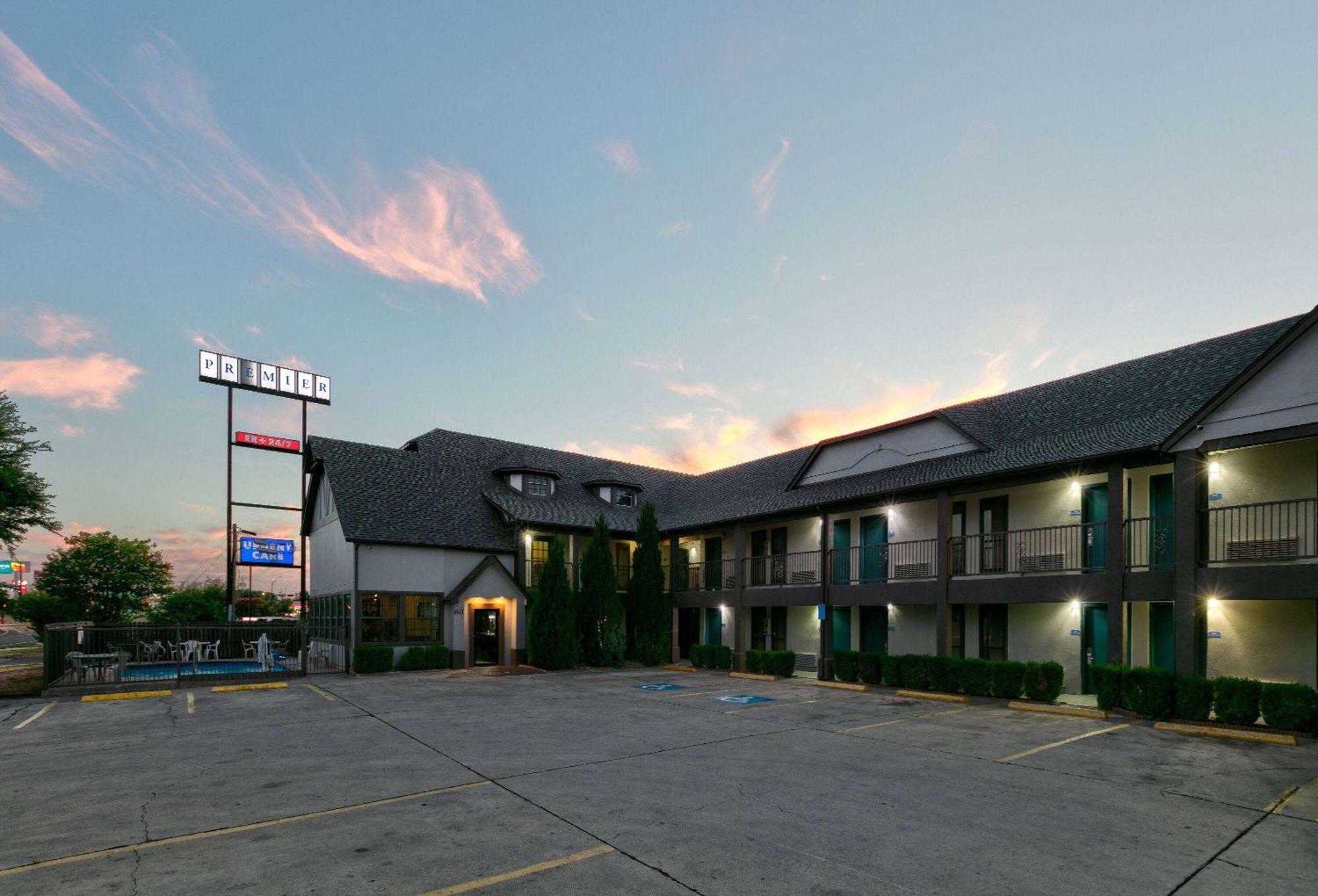Howard Johnson By Wyndham San Marcos Exteriér fotografie