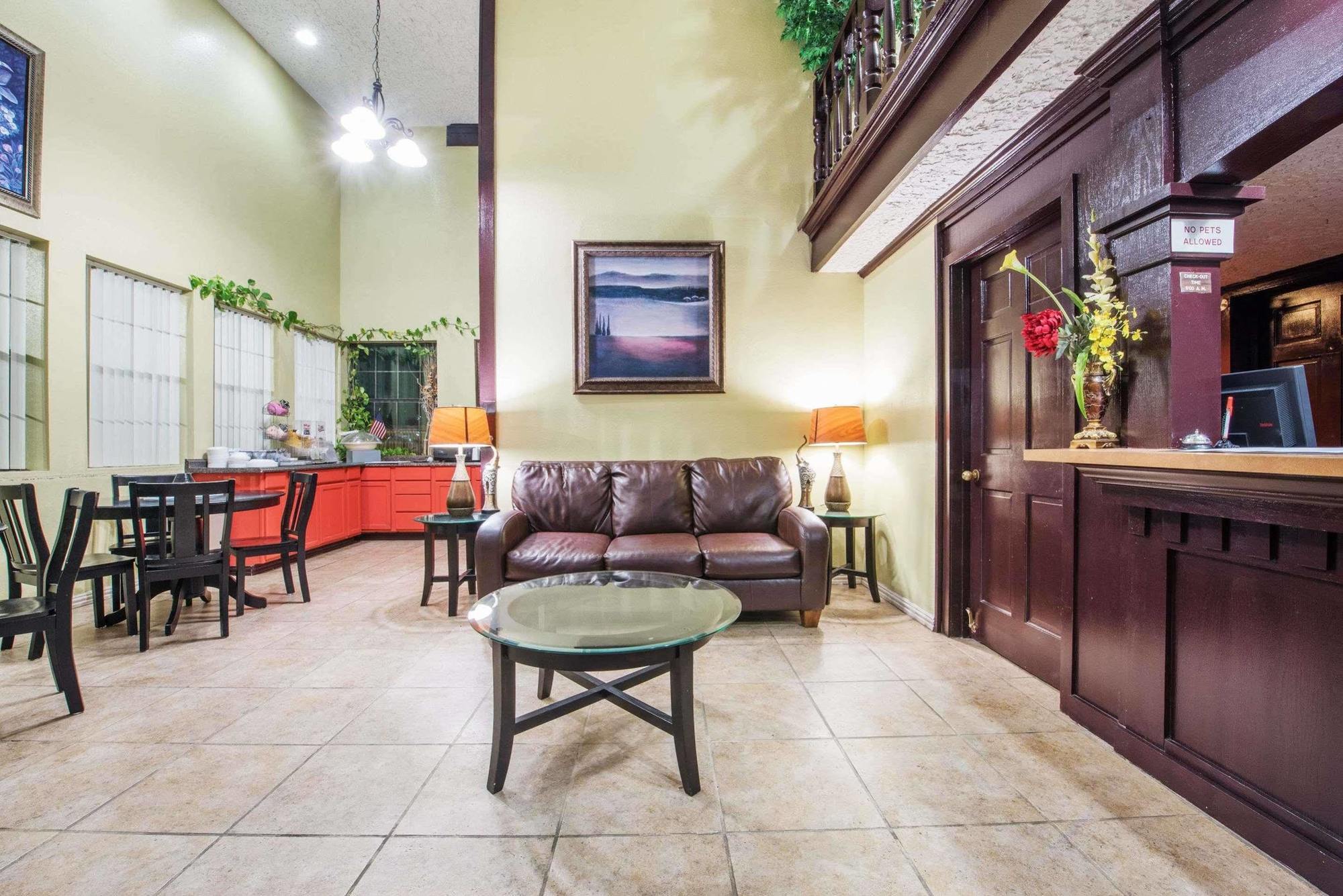 Howard Johnson By Wyndham San Marcos Exteriér fotografie